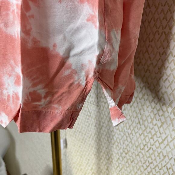 Forever 21 Pink & White Tie Dye Short Sleeve Button Up Collared Blouse Size 2XL - Picture 3 of 7